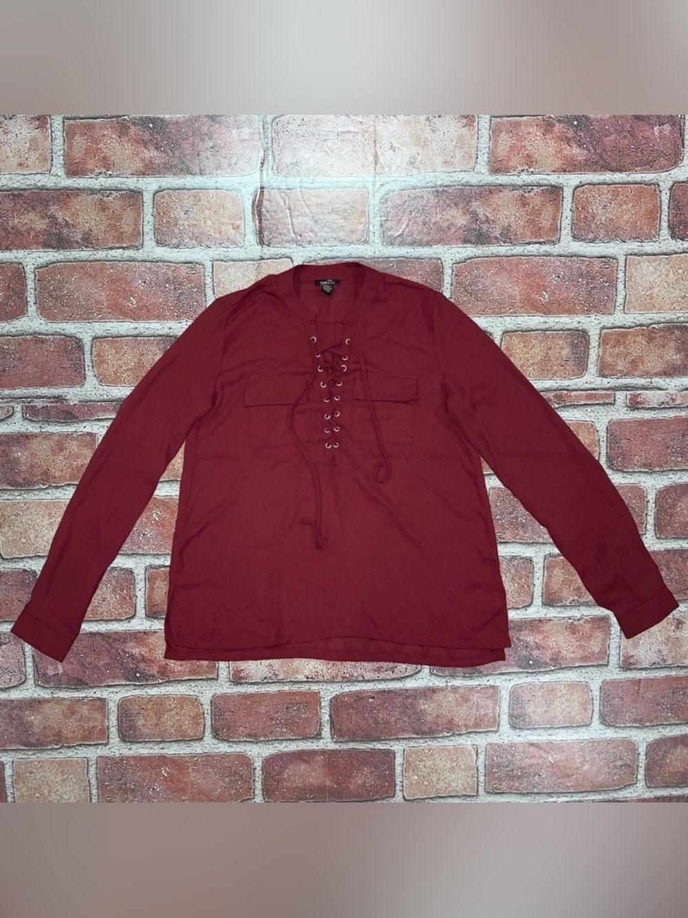 Pre-Owned Rue21 Red Burgundy Long Sleeve Blouse Lace Up Cleavage Size M Chic